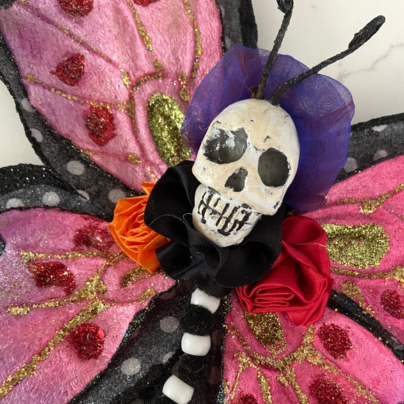 Butterfly Skull Decorative Clip Decor - Picture 8 of 8